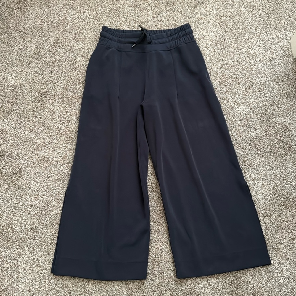 Lululemon modal cropped wide-leg pant- size 6
